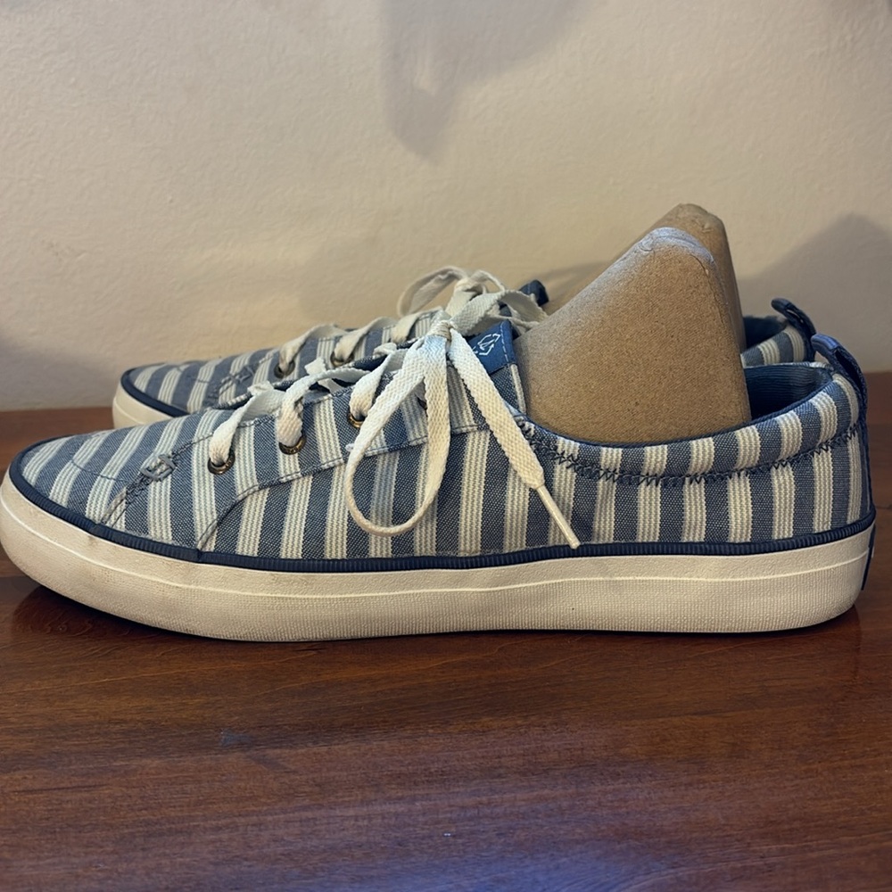 Women's Sperry blue and white Striped Sneakers sz 10